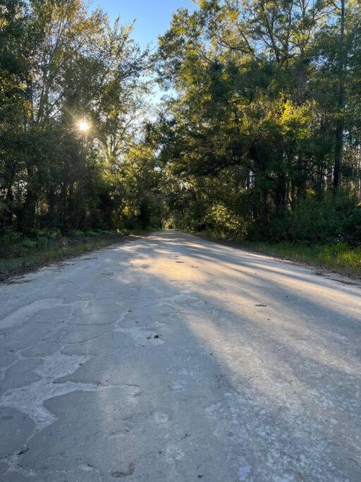 Quiet In The Country Close To Major Theme Parks